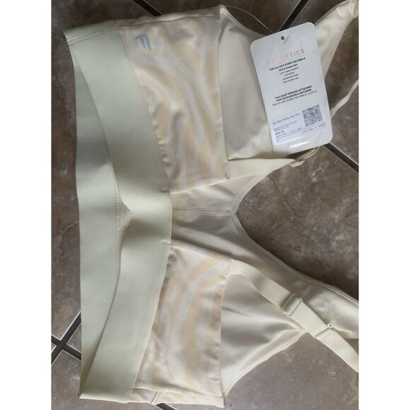 NWT Fabletics XL Low Support All Day Bra Buttermilk Zebra Stroke Soft - Picture 4 of 4